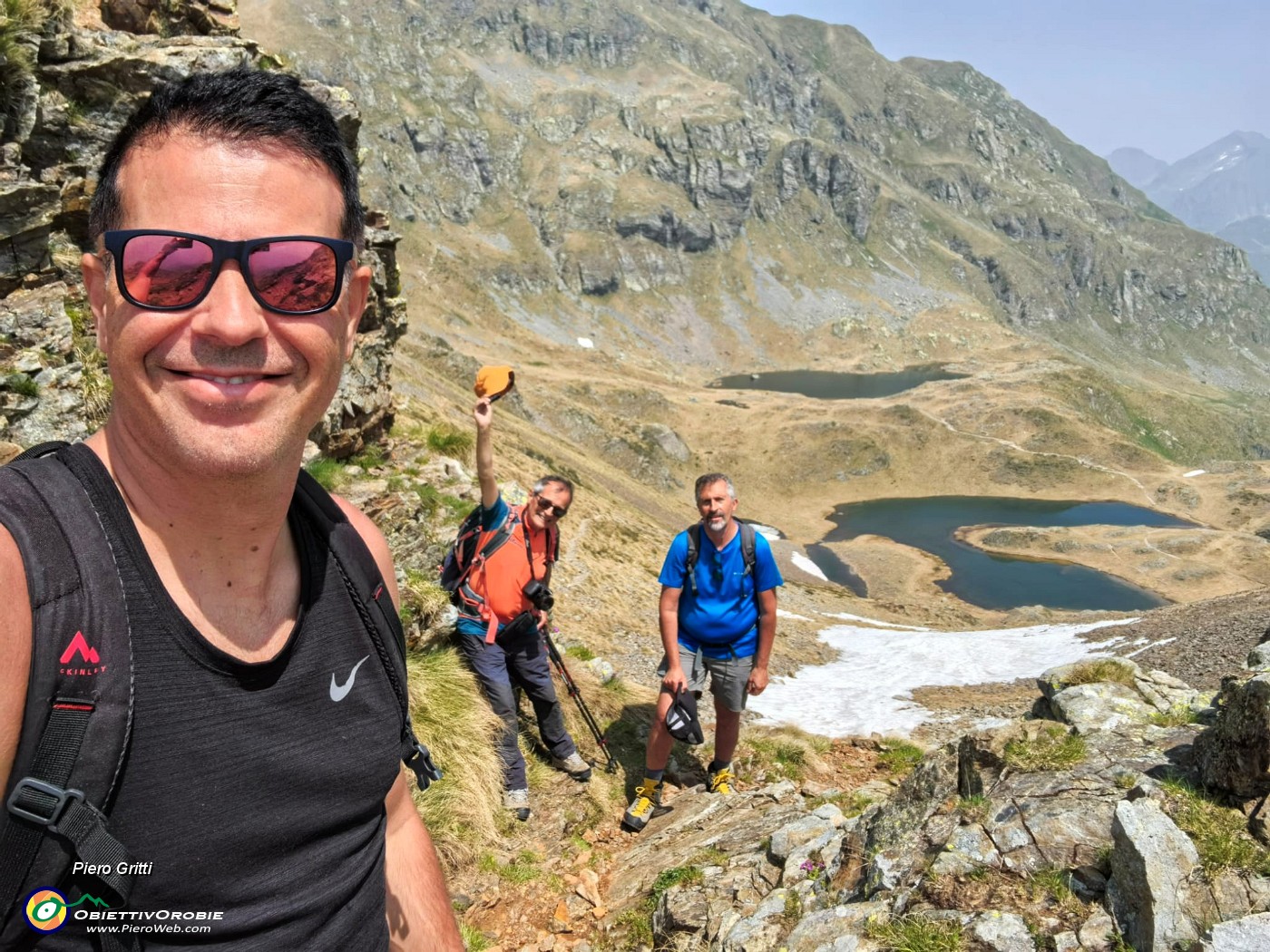 63 Alla Bocchetta Triomen (2205 m) con vista sui Laghi di Ponteranica.jpg